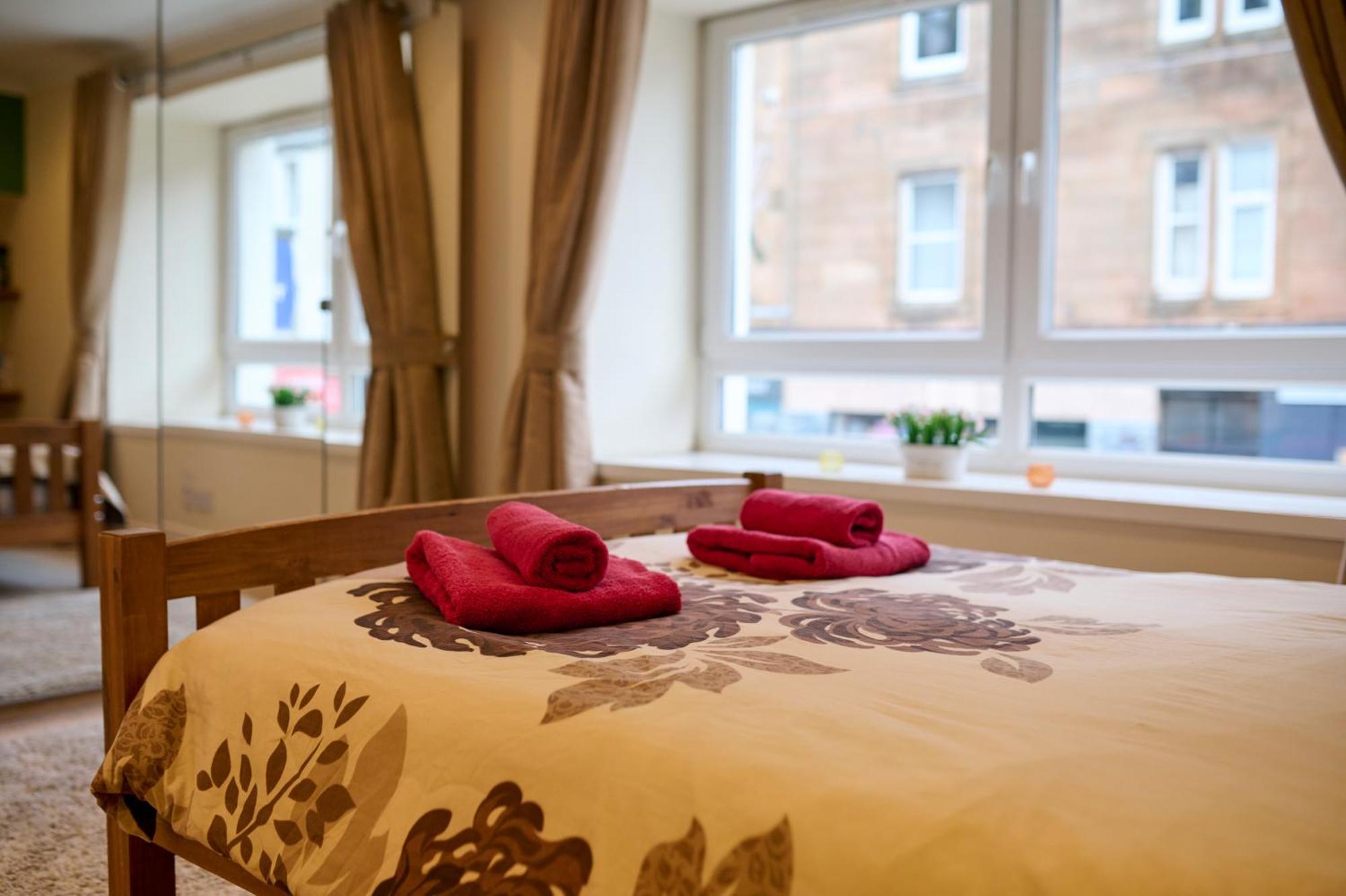 Central Stay On Main St- Harbour Views โอบาน ภายนอก รูปภาพ